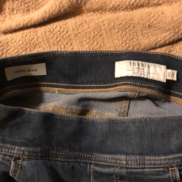 Torrid Lean Jean Skinny Crop SZ 0S/12 - Picture 5 of 6
